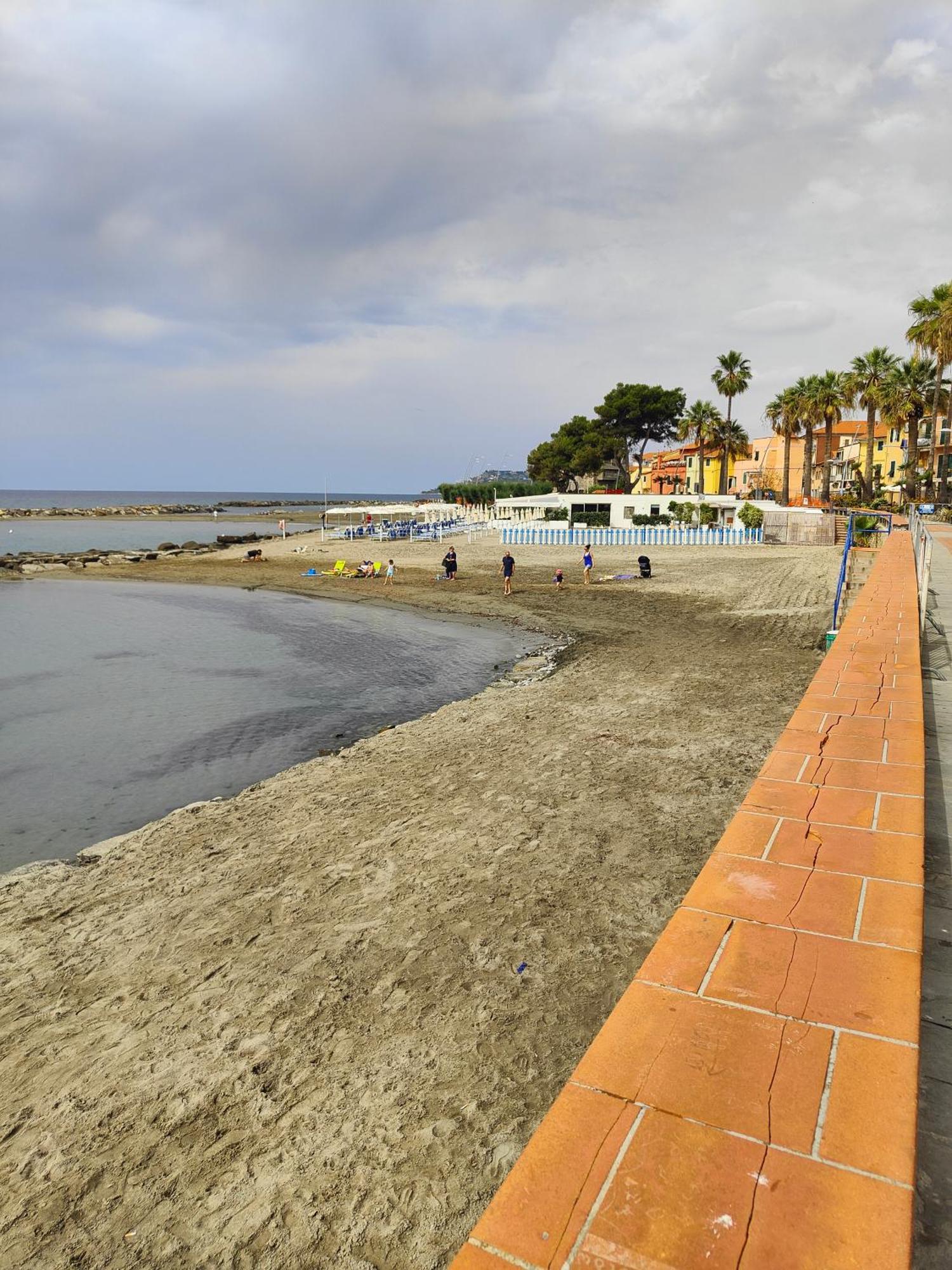 Piano Terra Centrale Vicino Al Mare ริวาลิกูเร ภายนอก รูปภาพ
