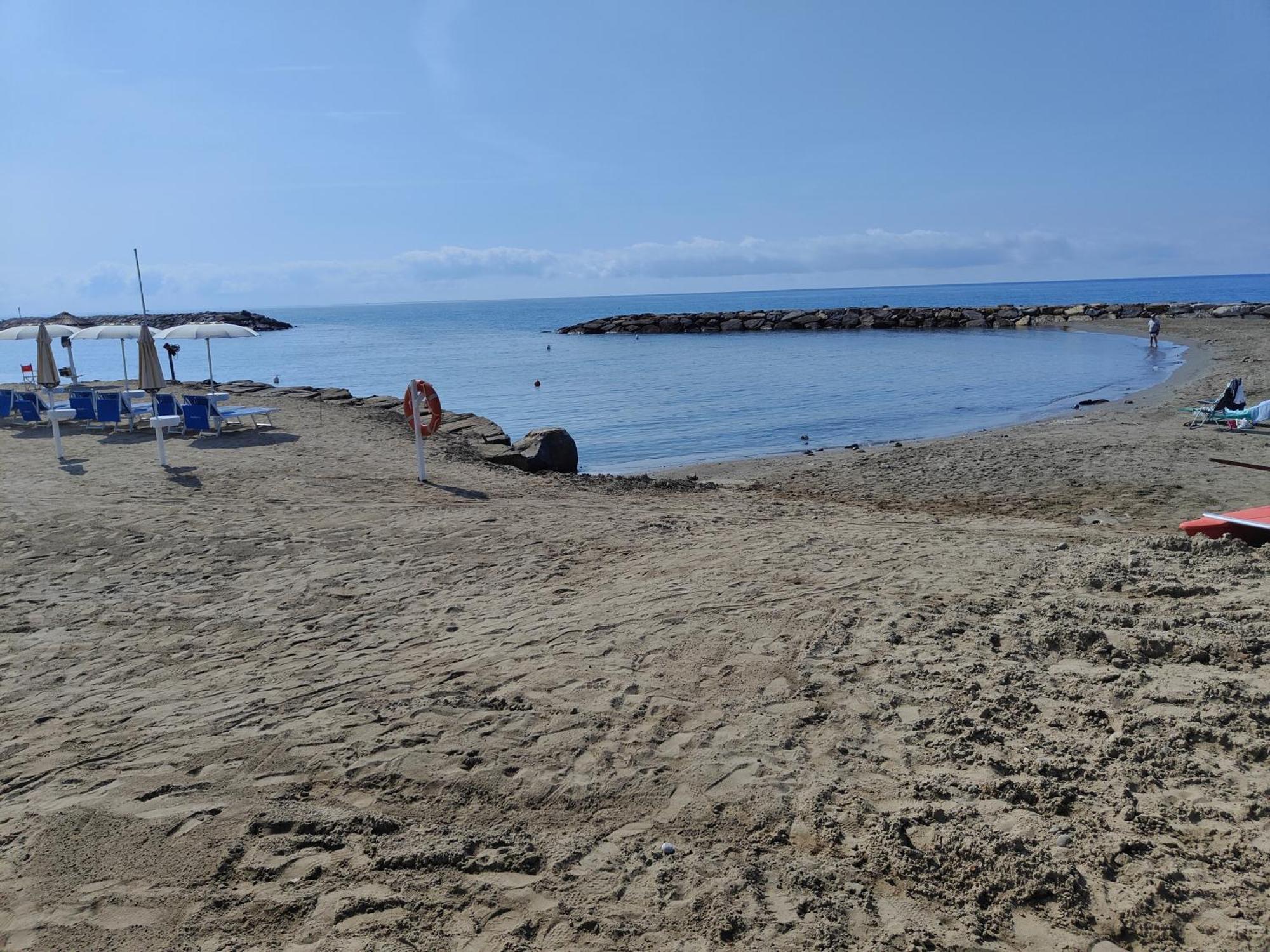Piano Terra Centrale Vicino Al Mare ริวาลิกูเร ภายนอก รูปภาพ